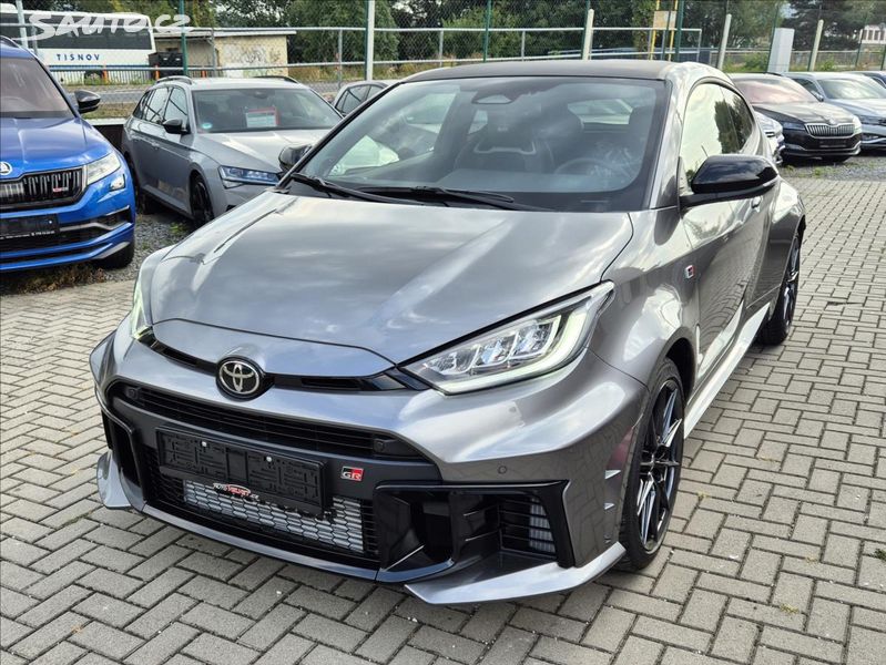 Toyota GR Yaris, 1,6 GR 8AT 4x4 FACELIFT *NOVÝ